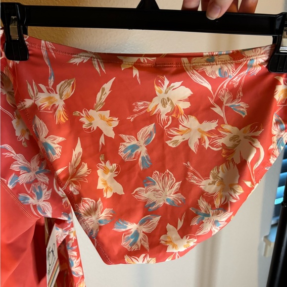 OP Bright Peach Rash Guard Top - Picture 6 of 8